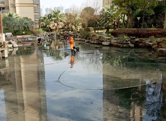 顺平景观池淤泥清理