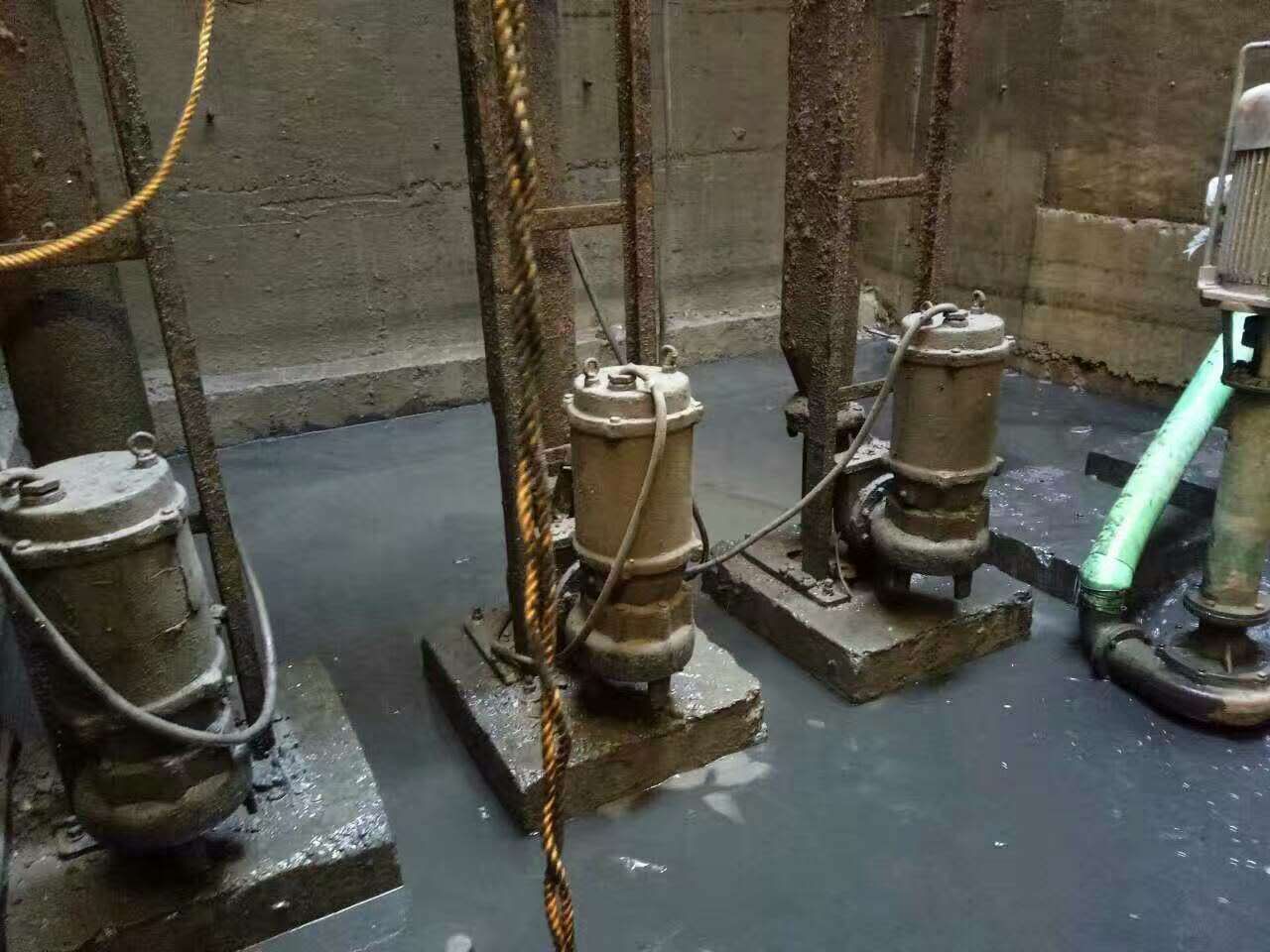 顺平污水池清理